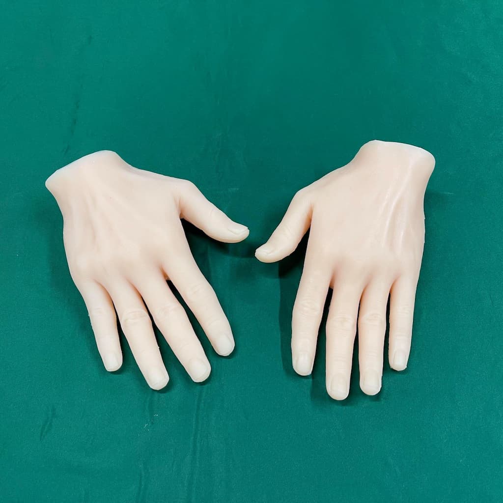 Silicon hand